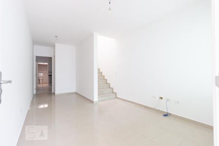 Sala de casa para alugar com 3 quartos, 74m² em Vila Nivi, São Paulo