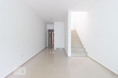 Sala de casa para alugar com 3 quartos, 74m² em Vila Nivi, São Paulo
