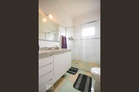 Casa para alugar com 350m², 5 quartos e 5 vagas Casa para alugar com 350m², 5 quartos e 5 vagasBanheiro suíte 2