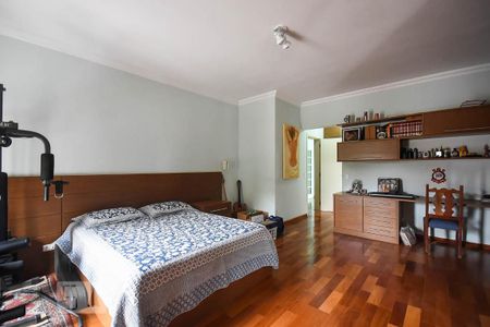 Casa para alugar com 350m², 5 quartos e 5 vagas Casa para alugar com 350m², 5 quartos e 5 vagasSuíte 2