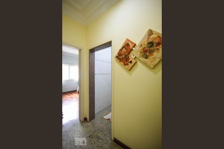 Casa para alugar com 350m², 5 quartos e 5 vagas Casa para alugar com 350m², 5 quartos e 5 vagasCorredor da suíte 1