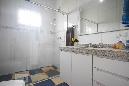 Casa para alugar com 350m², 5 quartos e 5 vagas Casa para alugar com 350m², 5 quartos e 5 vagasBanheiro suíte 4