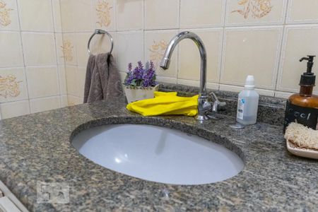 Casa à venda com 159m², 3 quartos e 2 vagasBanheiro 2