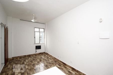 Sala/Quarto de Apartamento com 1 quarto, 23m² Botafogo