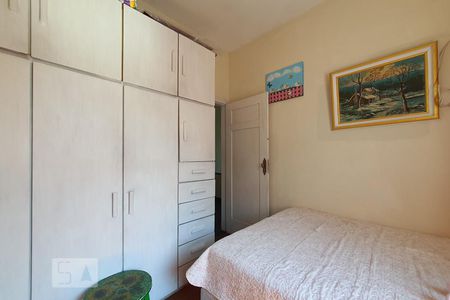 Casa à venda com 238m², 6 quartos e 5 vagas Casa à venda com 238m², 6 quartos e 5 vagasQuarto 4