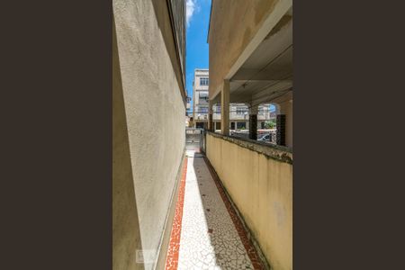 Área comum de acesso - Escada de apartamento à venda com 2 quartos, 68m² em Olaria, Rio de Janeiro