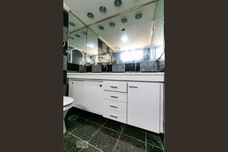 Apartamento para alugar com 160m², 3 quartos e 2 vagasSuíte 1 - Banheiro