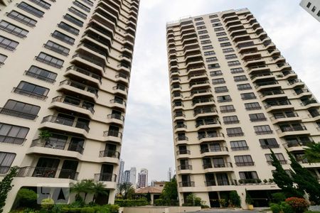 Apartamento para alugar com 160m², 3 quartos e 2 vagasFachada