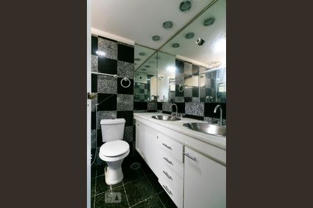 Apartamento para alugar com 160m², 3 quartos e 2 vagasSuíte 1 - Banheiro