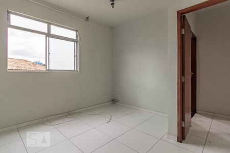 Sala de apartamento para alugar com 2 quartos, 50m² em Santa Amelia, Belo Horizonte