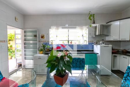 Casa à venda com 285m², 4 quartos e 1 vaga Casa à venda com 285m², 4 quartos e 1 vagaCozinha