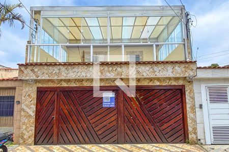 Casa à venda com 285m², 4 quartos e 1 vaga Casa à venda com 285m², 4 quartos e 1 vagaFachada