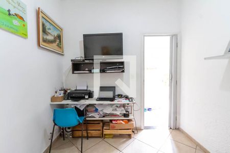 Casa à venda com 285m², 4 quartos e 1 vaga Casa à venda com 285m², 4 quartos e 1 vagaEscritório