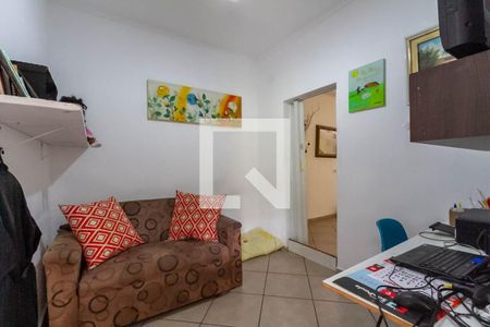 Casa à venda com 285m², 4 quartos e 1 vaga Casa à venda com 285m², 4 quartos e 1 vagaEscritório