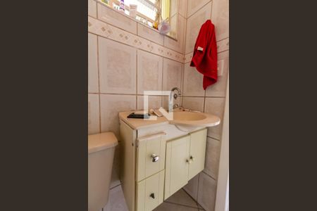 Casa à venda com 285m², 4 quartos e 1 vaga Casa à venda com 285m², 4 quartos e 1 vagaBanheiro de Serviço