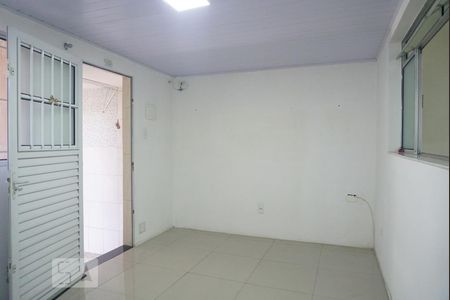 Sala de casa para alugar com 2 quartos, 80m² em Cidade Antônio Estevão de Carvalho, São Paulo