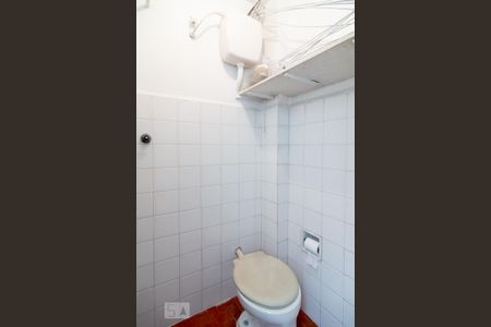 Apartamento para alugar com 69m², 2 quartos e sem vaga Apartamento para alugar com 69m², 2 quartos e sem vagaBanheiro de Serviço