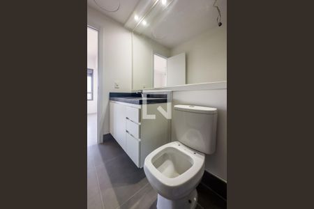 Banheiro de kitnet/studio à venda com 1 quarto, 64m² em Teresópolis, Porto Alegre