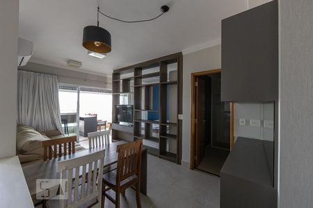 Sala de apartamento para alugar com 1 quarto, 55m² em Vila Regente Feijó, São Paulo