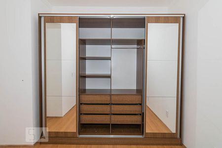 Quarto 2 de apartamento para alugar com 2 quartos, 54m² em Vila Guilherme, São Paulo
