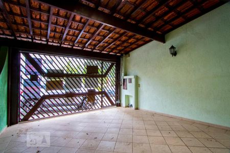 Casa à venda com 245m², 4 quartos e 2 vagasGaragem