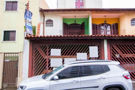 Casa à venda com 245m², 4 quartos e 2 vagasFachada