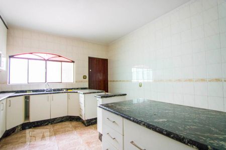 Casa à venda com 245m², 4 quartos e 2 vagasCozinha