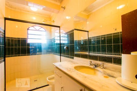 Casa à venda com 245m², 4 quartos e 2 vagasBanheiro do quarto 1