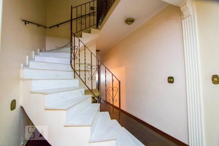 Casa à venda com 245m², 4 quartos e 2 vagasSala