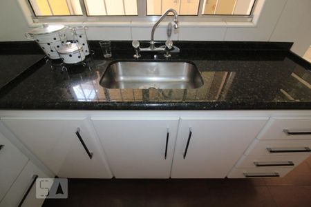 Casa à venda com 165m², 3 quartos e 2 vagasCozinha pia