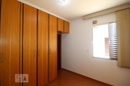Casa à venda com 165m², 3 quartos e 2 vagasQuarto 3