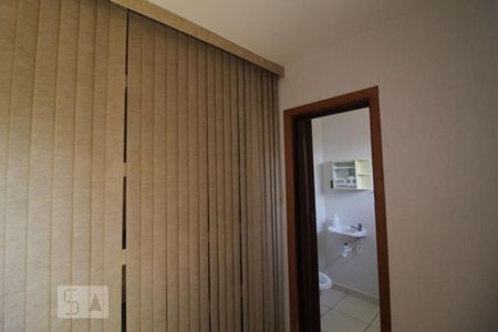 Casa à venda com 165m², 3 quartos e 2 vagasQuarto serviço