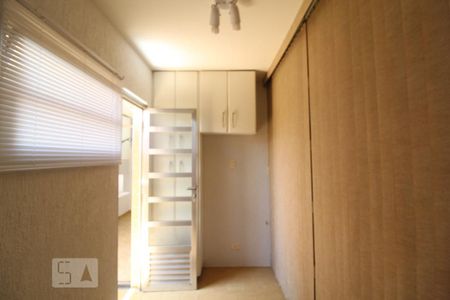 Casa à venda com 165m², 3 quartos e 2 vagasQuarto serviço