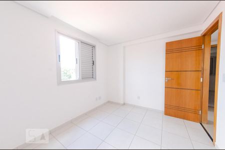 Quarto 1 de apartamento para alugar com 3 quartos, 78m² em Padre Eustáquio, Belo Horizonte