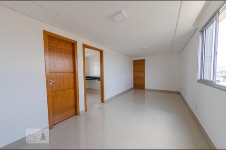 Sala de apartamento para alugar com 3 quartos, 78m² em Padre Eustáquio, Belo Horizonte