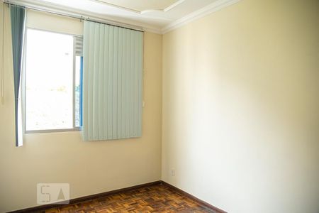 Sala de apartamento à venda com 3 quartos, 70m² em Camargos, Belo Horizonte