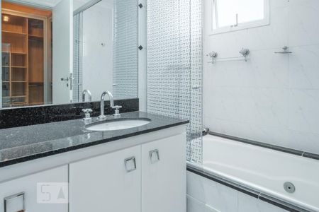 Banheiro da Suíte 1 de apartamento à venda com 4 quartos, 174m² em Vila Romana, São Paulo