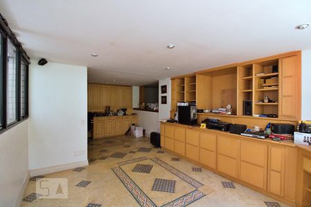 Apartamento à venda com 352m², 3 quartos e 3 vagasÁrea inferior Garden 
