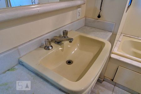 Apartamento à venda com 352m², 3 quartos e 3 vagasBanheiro da Suíte 