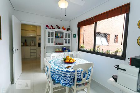 Apartamento à venda com 257m², 4 quartos e 4 vagasCopa