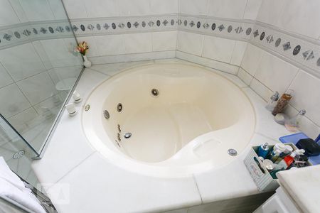 Apartamento à venda com 257m², 4 quartos e 4 vagasBanheiro da Suíte 1