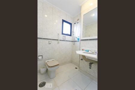Apartamento à venda com 257m², 4 quartos e 4 vagasBanheiro da Suíte 3