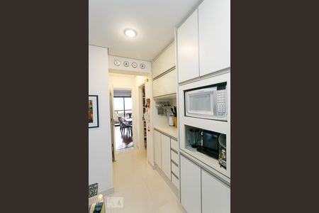 Apartamento à venda com 257m², 4 quartos e 4 vagasCozinha