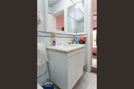 Apartamento à venda com 257m², 4 quartos e 4 vagasBanheiro da Suíte 2