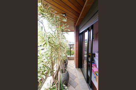 Apartamento à venda com 257m², 4 quartos e 4 vagasSacada da Suíte 2