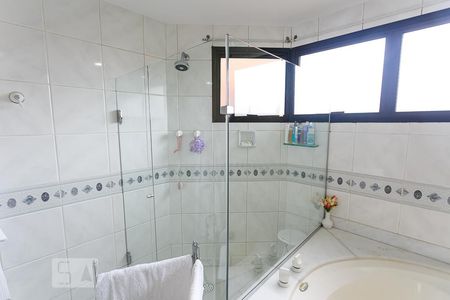 Apartamento à venda com 257m², 4 quartos e 4 vagasBanheiro da Suíte 1