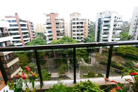 Apartamento à venda com 257m², 4 quartos e 4 vagasVista da Suíte 1