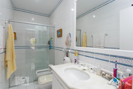 Apartamento à venda com 257m², 4 quartos e 4 vagasBanheiro da Suíte 2