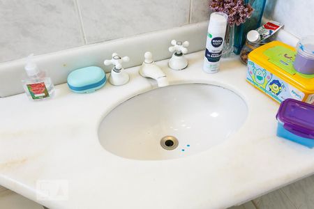 Apartamento à venda com 257m², 4 quartos e 4 vagasBanheiro da Suíte 3