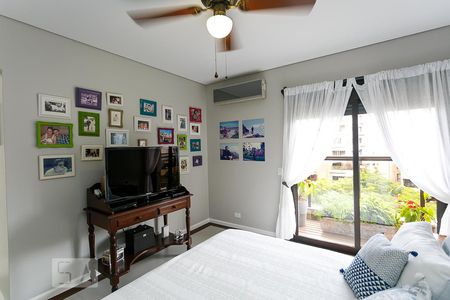 Apartamento à venda com 257m², 4 quartos e 4 vagasSuíte 1